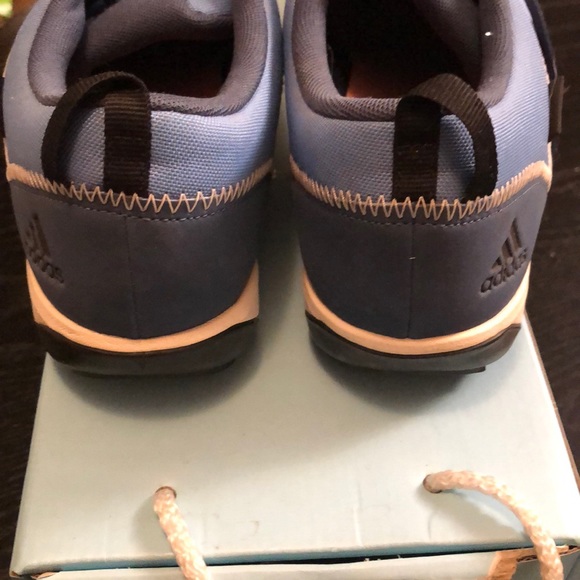 Sneakers - Picture 3 of 4